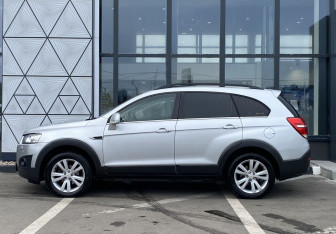 Подержанный автомобиль Chevrolet Captiva 2014 года (8 фото)