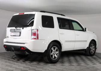Подержанный автомобиль Honda Pilot 2012 года (4 фото)