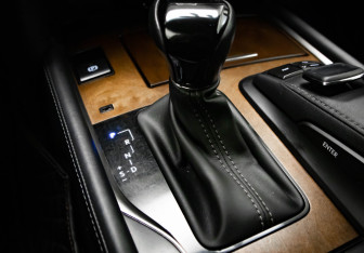 Подержанный автомобиль Lexus LX 2016 года (21 фото)