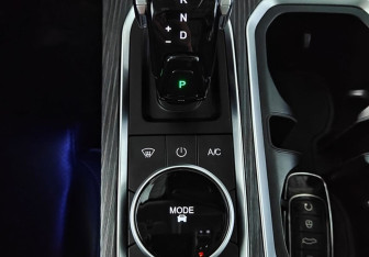 Подержанный автомобиль Jaecoo J7 2023 года (14 фото)