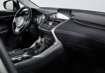 Подержанный автомобиль Lexus NX 2015 года (9 фото)