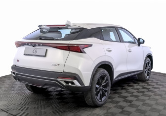 Новый Omoda C5 2024 (2 фото)