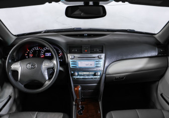 Подержанный автомобиль Toyota Camry Sedan 2008 года (14 фото)
