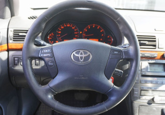 Подержанный автомобиль Toyota Avensis Liftback 2007 года (13 фото)