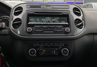 Подержанный автомобиль Volkswagen Tiguan 2012 года (17 фото)