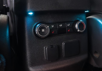 Подержанный автомобиль Ford Explorer 2015 года (21 фото)