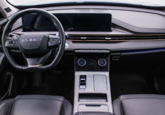 Подержанный автомобиль Exeed LX 2022 года (13 фото)