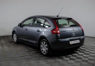 Подержанный автомобиль Citroen C4 Hatchback 2010 года (7 фото)