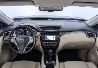 Подержанный автомобиль Nissan X-Trail 2018 года (14 фото)