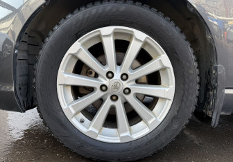 Подержанный автомобиль Toyota Venza 2010 года (9 фото)