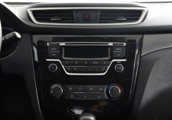 Подержанный автомобиль Nissan Qashqai 2014 года (9 фото)