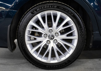 Подержанный автомобиль Toyota Camry Sedan 2018 года (23 фото)