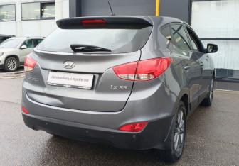 Подержанный автомобиль Hyundai ix35 2014 года (5 фото)