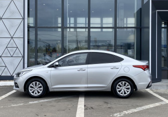 Подержанный автомобиль Hyundai Solaris Sedan 2017 года (8 фото)