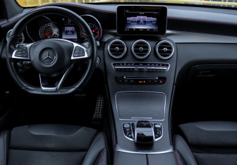 Подержанный автомобиль Mercedes-Benz GLC AMG 2016 года (10 фото)