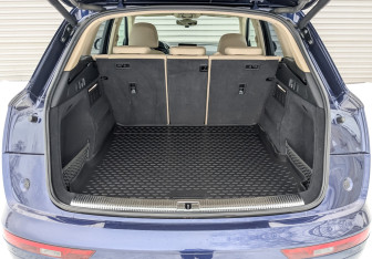 Подержанный автомобиль Audi Q5 2017 года (10 фото)