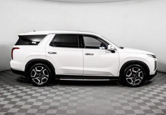 Подержанный автомобиль Hyundai Palisade 2022 года (4 фото)