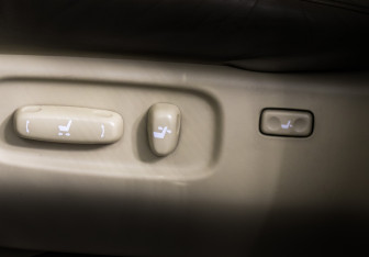 Подержанный автомобиль Toyota Land Cruiser Suv 2016 года (19 фото)