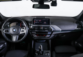 Подержанный автомобиль BMW X4 2020 года (17 фото)