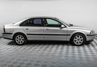 Подержанный автомобиль Volvo S80 1999 года (4 фото)