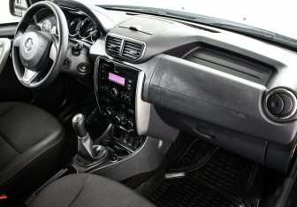 Подержанный автомобиль Nissan Terrano 2019 года (5 фото)