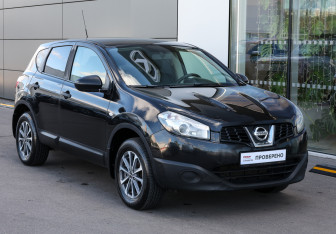 Подержанный автомобиль Nissan Qashqai 2013 года (3 фото)
