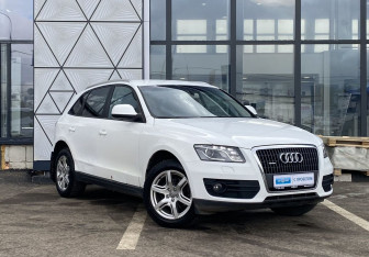 Подержанный автомобиль Audi Q5 2010 года (3 фото)