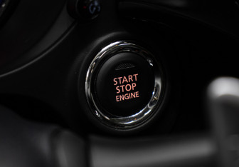 Подержанный автомобиль Mitsubishi Outlander 2022 года (21 фото)