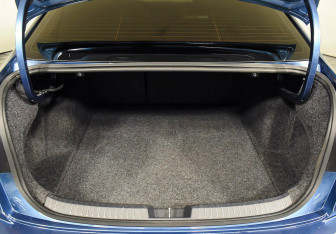 Подержанный автомобиль Volkswagen Jetta Sedan 2020 года (17 фото)