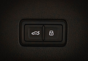 Подержанный автомобиль Audi SQ8 2024 года (26 фото)