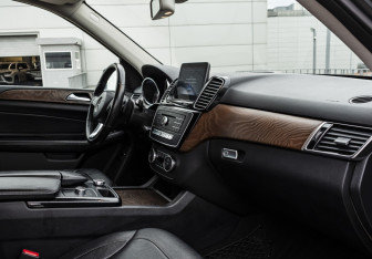Подержанный автомобиль Mercedes-Benz GLE 2018 года (13 фото)