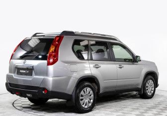 Подержанный автомобиль Nissan X-Trail 2008 года (4 фото)