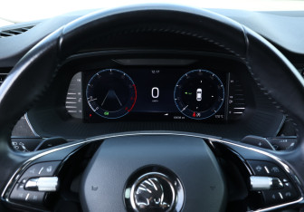 Подержанный автомобиль Skoda Octavia Liftback 2020 года (11 фото)
