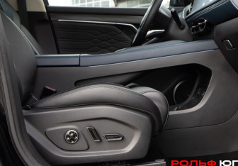 Подержанный автомобиль Voyah Free 2023 года (14 фото)