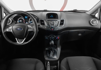 Подержанный автомобиль Ford Fiesta Hatchback 2018 года (8 фото)