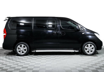 Подержанный автомобиль Hyundai Grand Starex 2013 года (4 фото)
