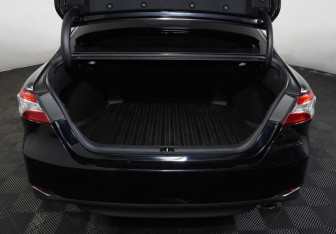 Подержанный автомобиль Toyota Camry Sedan 2021 года (9 фото)