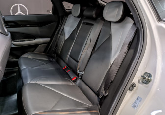 Подержанный автомобиль Changan UNI-V 2023 года (12 фото)