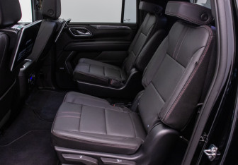 Подержанный автомобиль Chevrolet Suburban 2023 года (9 фото)