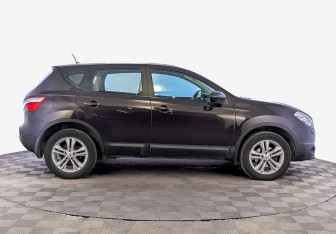 Подержанный автомобиль Nissan Qashqai 2011 года (4 фото)