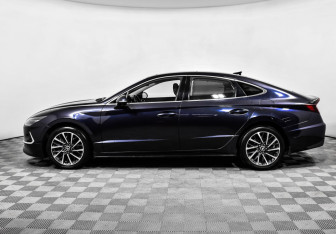 Подержанный автомобиль Hyundai Sonata 2019 года (8 фото)