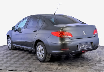 Подержанный автомобиль Peugeot 408 2021 года (7 фото)
