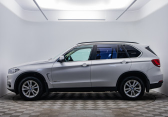 Подержанный автомобиль BMW X5 2015 года (8 фото)