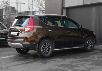 Подержанный автомобиль Geely Emgrand X7 2019 года (5 фото)
