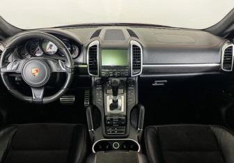 Подержанный автомобиль Porsche Cayenne 2013 года (15 фото)