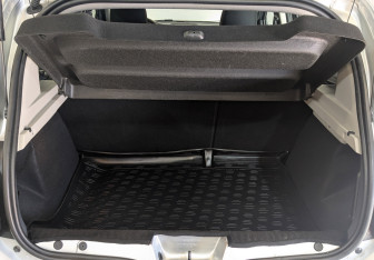 Подержанный автомобиль Renault Sandero 2021 года (10 фото)