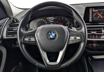 Подержанный автомобиль BMW X4 2021 года (22 фото)