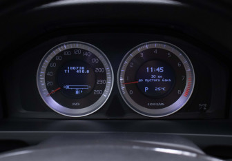 Подержанный автомобиль Volvo S60 2012 года (12 фото)