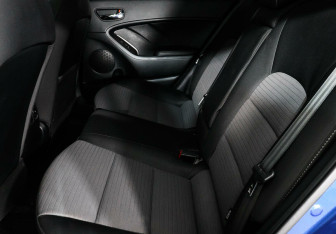 Подержанный автомобиль Kia Cerato Sedan 2014 года (8 фото)