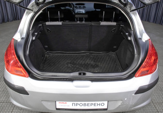 Подержанный автомобиль Peugeot 308 Hatchback 2009 года (10 фото)